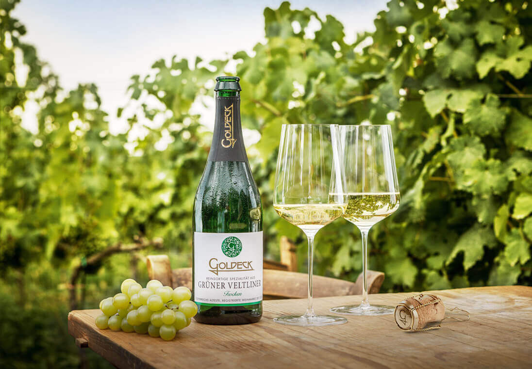 Goldeck-Sekt-Gruener-Vetliner-Flasche-Weingarten